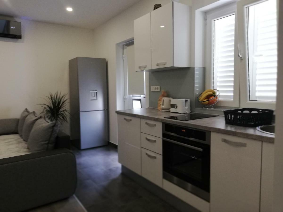 Modern Apartment Near Split & Trogir คาชเตลา ภายนอก รูปภาพ