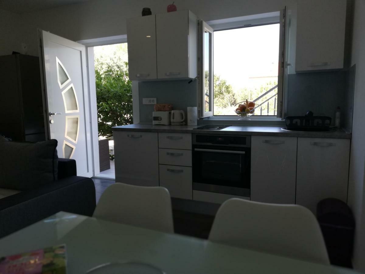 Modern Apartment Near Split & Trogir คาชเตลา ภายนอก รูปภาพ